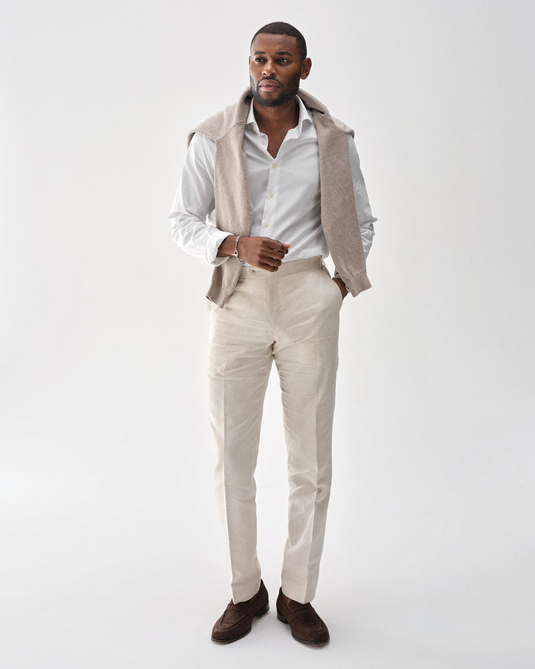 A polished stainless steel chain in silver from WALDOR & CO. The model is Demure Chain Polished.